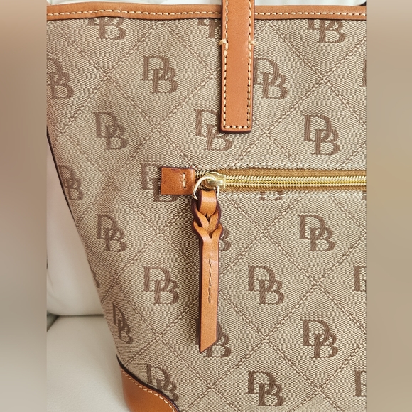 DOONEY & BOURKE TOTE BAG - Picture 4 of 9